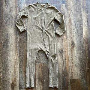 The simple folk one piece